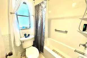 1048 Porpoise Rd, Venice, FL 34293 - Photo 15