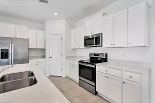 3904 Treasure Oak Wy, Fort Myers, FL 33905 - Photo 5