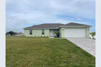1205 NE 4th Pl, Cape Coral, FL 33909 - Photo 1