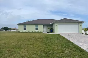 1205 NE 4th Pl, Cape Coral, FL 33909 - Photo 1