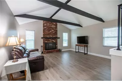 195 E Mariana Ave, North Fort Myers, FL 33917 - Photo 9