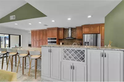 102 SE 42nd St, Cape Coral, FL 33904 - Photo 11