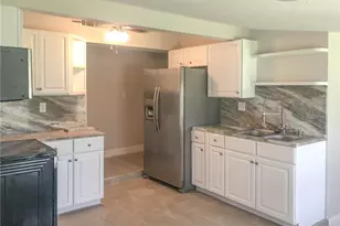 305 Bougainvillea Rd W, Lehigh Acres, FL 33936 - Photo 5