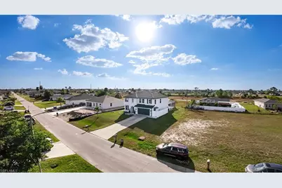 2816 NE 6th Pl, Cape Coral, FL 33909 - Photo 43