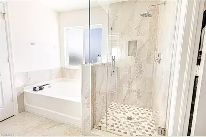 2816 NE 6th Pl, Cape Coral, FL 33909 - Photo 31