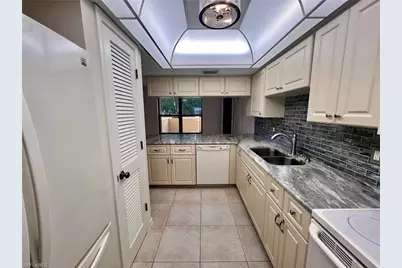 4015 SE 20th Pl #206, Cape Coral, FL 33904 - Photo 9