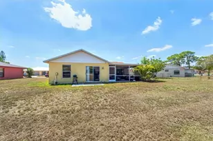 10746 Lemontree Ct, Lehigh Acres, FL 33936 - Photo 19