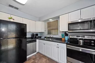 10746 Lemontree Ct, Lehigh Acres, FL 33936 - Photo 11