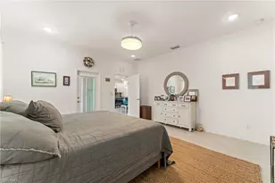 811 SE 33rd Terrace, Cape Coral, FL 33904 - Photo 23