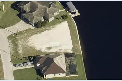 909 NW 36th Pl, Cape Coral, FL 33993 - Photo 3