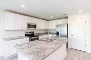 327 Kismet Pkwy E, Cape Coral, FL 33909 - Photo 3