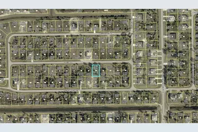 956 Derby St, Lehigh Acres, FL 33974 - Photo 3