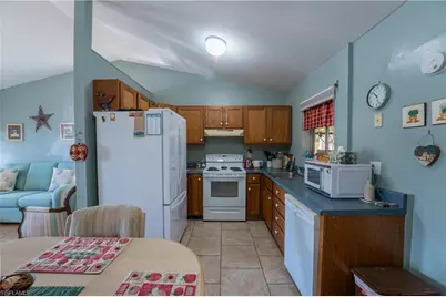 2028 Schooner Dr, Labelle, FL 33935 - Photo 11