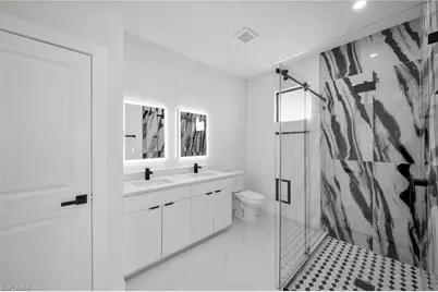 1810 NE 6th Pl, Cape Coral, FL 33909 - Photo 17