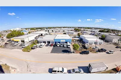 909 SE 13th Pl, Cape Coral, FL 33990 - Photo 7