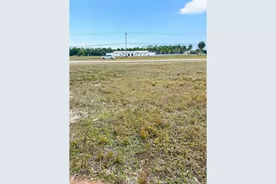 806 Skyline Blvd, Cape Coral, FL 33991 - Photo 3