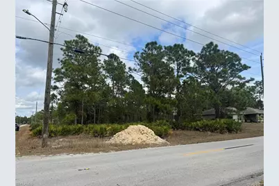 706 W 17th St, Lehigh Acres, FL 33972 - Photo 3