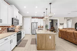 1814 SW 16th Terrace, Cape Coral, FL 33991 - Photo 15