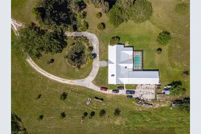 1085 West Ave, Moore Haven, FL 33471 - Photo 3