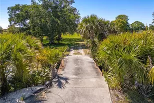 1085 West Ave, Moore Haven, FL 33471 - Photo 9