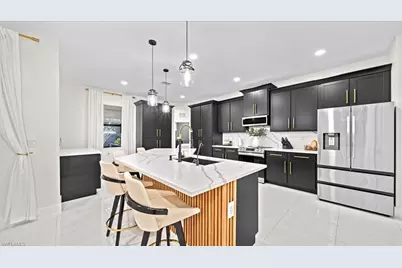 927 SW 25th St, Cape Coral, FL 33914 - Photo 11