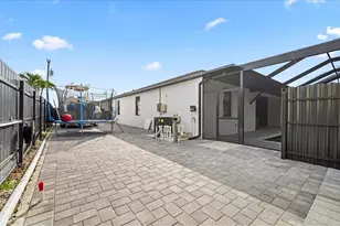 927 SW 25th St, Cape Coral, FL 33914 - Photo 23