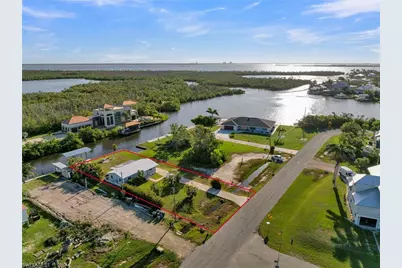 2880 8th Ave, Saint James City, FL 33956 - Photo 9
