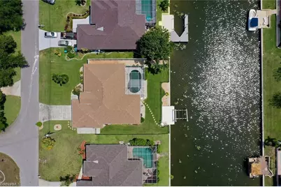 22 SE 13th Ave, Cape Coral, FL 33990 - Photo 3
