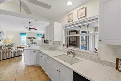 425 NE 19th Ter, Cape Coral, FL 33909 - Photo 9