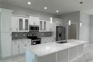 721 NE 11th Terrace, Cape Coral, FL 33909 - Photo 9