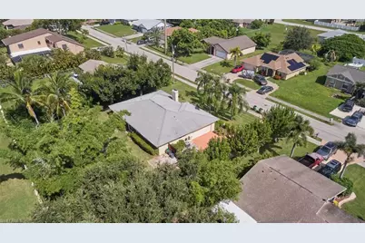 140 SE 8th St, Cape Coral, FL 33990 - Photo 39