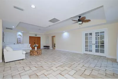 109 Montrose Dr, Fort Myers, FL 33919 - Photo 5