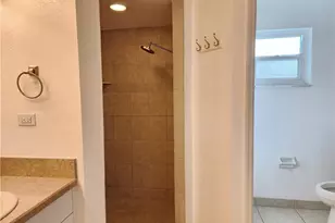 1214 NE 14th Ave, Cape Coral, FL 33909 - Photo 9