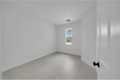 933 Anthony St E, Lehigh Acres, FL 33974 - Photo 35