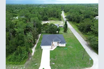 933 Anthony St E, Lehigh Acres, FL 33974 - Photo 3