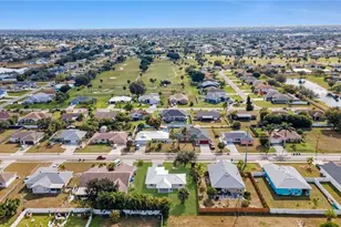 309 SE 8th St, Cape Coral, FL 33990 - Photo 23