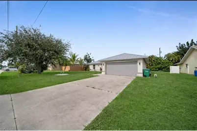 309 SE 8th St, Cape Coral, FL 33990 - Photo 3
