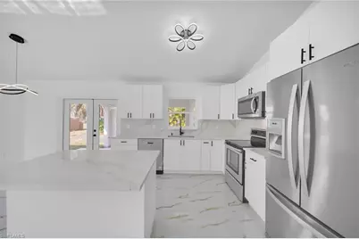 309 SE 8th St, Cape Coral, FL 33990 - Photo 7