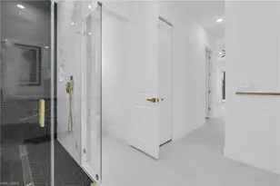 264 W Pine Valley Ln, Rotonda West, FL 33947 - Photo 11