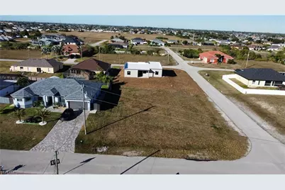 1106 NW 8th Pl, Cape Coral, FL 33993 - Photo 3