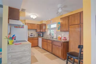 857 SE 41st St, Cape Coral, FL 33904 - Photo 13