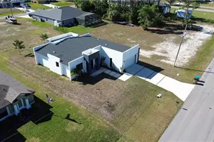 2716 NW 22nd St, Cape Coral, FL 33993 - Photo 7