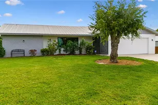 8150 Dosonte Ln, North Fort Myers, FL 33917 - Photo 7