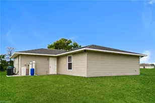 1703 NW 19th St, Cape Coral, FL 33993 - Photo 15