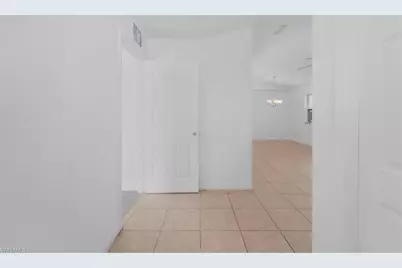 2172 Simon Ct, Fort Myers, FL 33916 - Photo 7