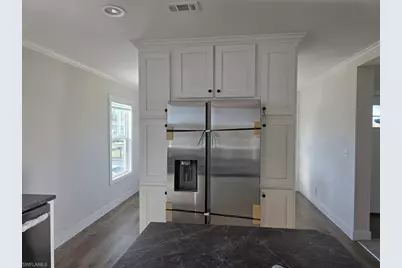 101 Oak Ln, Fort Myers, FL 33908 - Photo 9