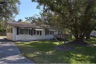 10461 McGregor Blvd, Fort Myers, FL 33919 - Photo 1