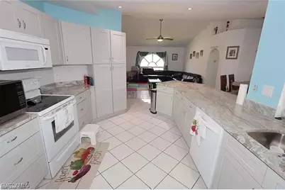 215 SE 1st Pl, Cape Coral, FL 33990 - Photo 7