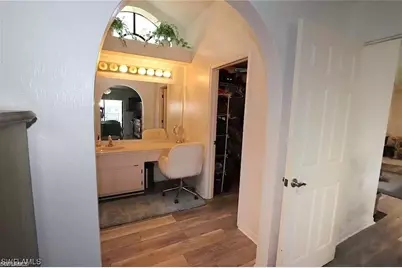 215 SE 1st Pl, Cape Coral, FL 33990 - Photo 15