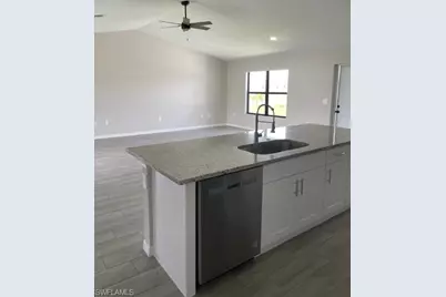 528 NW 7th Ter, Cape Coral, FL 33993 - Photo 5